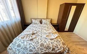Johannesburg 2Bdr Spacious Family Apt W Parking And Playground